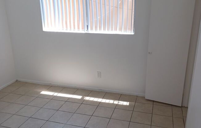 2 beds, 1 bath, $2,000