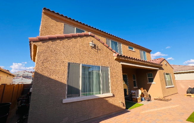 8609 W SOLANO DR