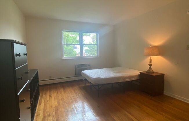 2 beds, 2 baths, 884 sqft, $1,495, Unit K-32