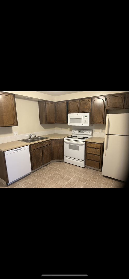 1 bed, 1 bath, 720 sqft, $1,150, Unit P1 1926