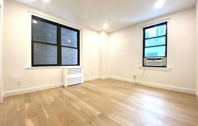 3 beds, 2 baths, 1,157 sqft, $9,250, Unit 4B