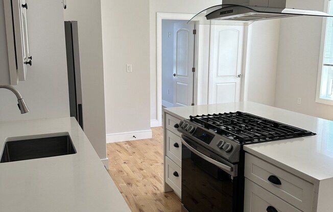 3 beds, 2 baths, 1,200 sqft, $3,400, Unit 102