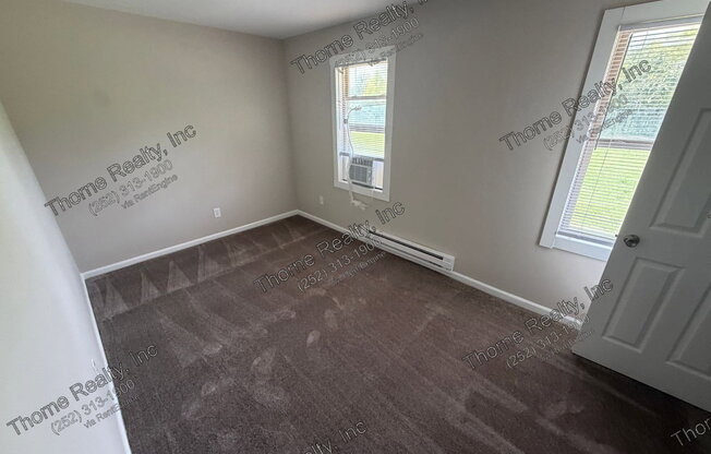 2 beds, 1 bath, $695, Unit 39