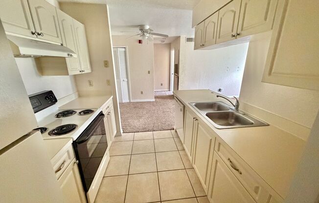 1 bed, 1 bath, $1,195, Unit r2550n5105