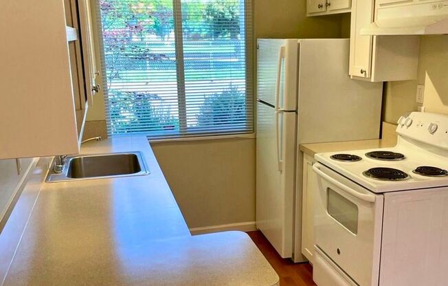 2 beds, 1 bath, 780 sqft, $1,400