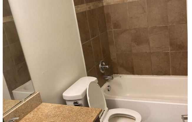 1 bed, 1 bath, 505 sqft, $995, Unit Apt #4