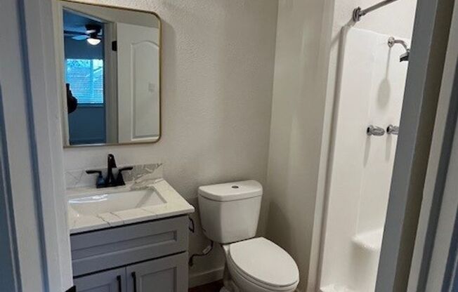 2 beds, 2 baths, 950 sqft, $2,175, Unit 18