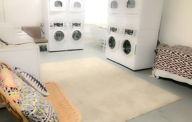 Studio, 1 bath, 420 sqft, $1,635, Unit 209