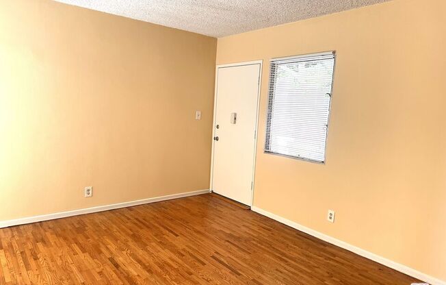 5411 S CENTINELA AVE
