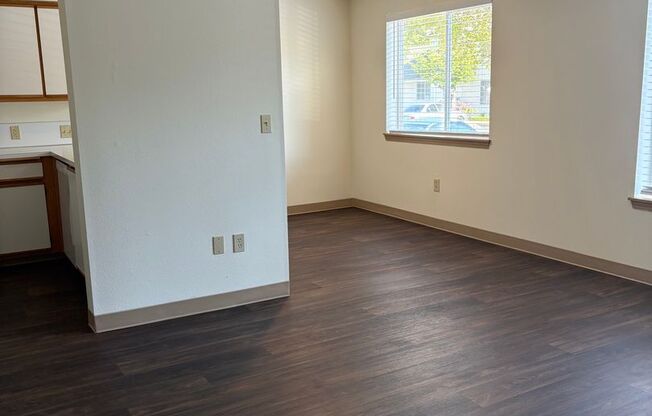 Winfou07 - Columbus Village Apartments - 1794 SW Fellows St