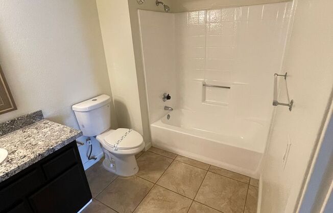 1 bed, 1 bath, 662 sqft, $1,335, Unit 046