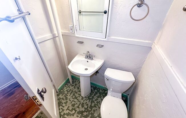1 bed, 1 bath, 590 sqft, $2,225, Unit 09