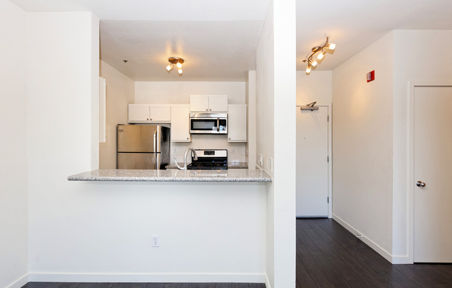 1 bed, 1 bath, 700 sqft, $2,395, Unit 404