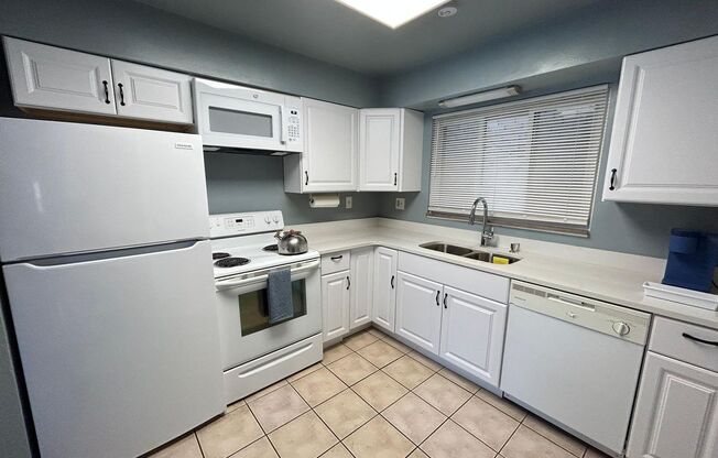 2 beds, 1 bath, $1,200