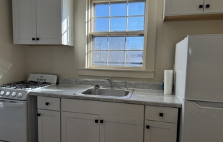 1 bed, 1 bath, 400 sqft, $1,700, Unit 206R