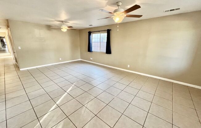 $2,495 Shields & Maroa - 5 bedroom & 2 bathrooms - Princeton Ave, Fresno - Solar Panels