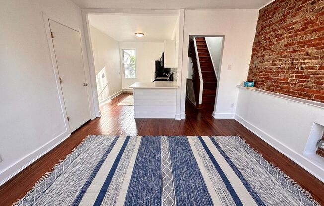 3 beds, 1 bath, 1,000 sqft, $1,400, Unit Unit 2