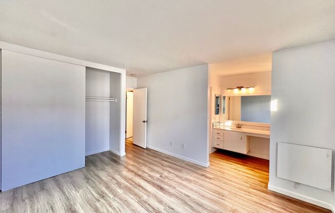 3 beds, 2 baths, $3,300, Unit Unit F