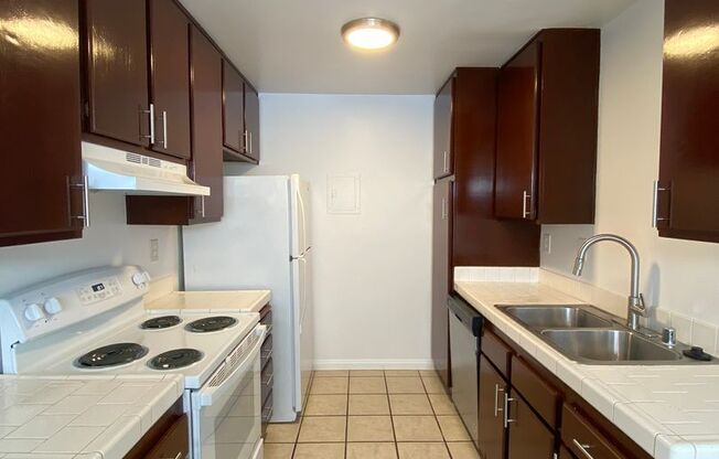 2 beds, 1.5 baths, 853 sqft, $2,695, Unit 11