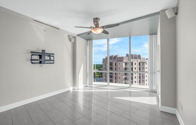 2 beds, 2 baths, $2,850, Unit #1911