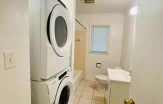 2 beds, 1 bath, $1,300, Unit #3