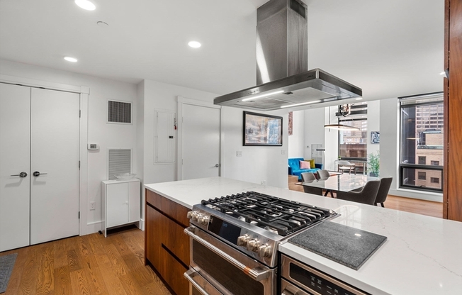 2 beds, 1.5 baths, 1,368 sqft, $5,500, Unit 906