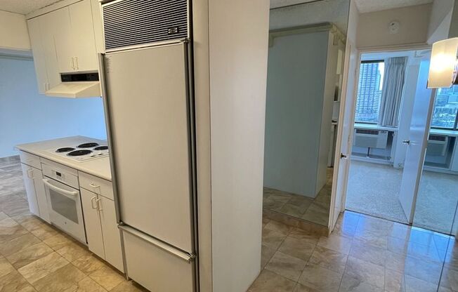2 beds, 2 baths, $2,700, Unit Marco Polo