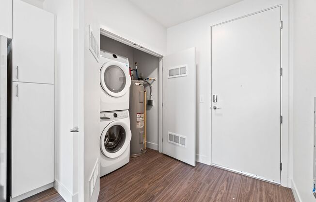 1 bed, 1 bath, 686 sqft, $1,675, Unit 200