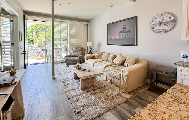 Beautiful Furnished 1 Bedroom, 1.5 Bath Condo with Harbor Views - Flexible Lease!