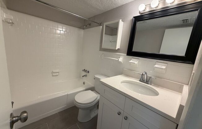 2 beds, 1 bath, 900 sqft, $2,495, Unit 121