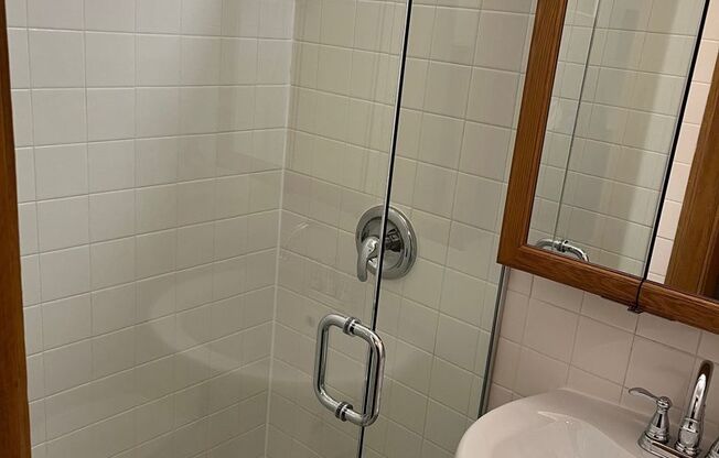 Studio, 1 bath, 320 sqft, $1,555, Unit 273-1405