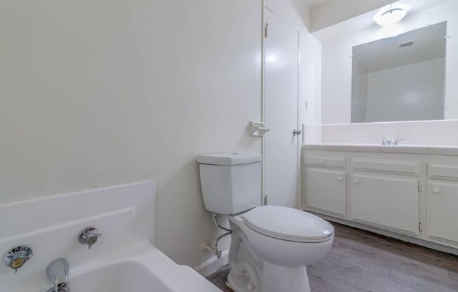 2 beds, 2 baths, $1,399, Unit 3600-L