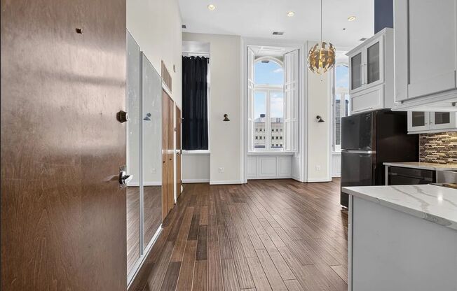 1 bed, 1 bath, 697 sqft, $1,850, Unit 306e