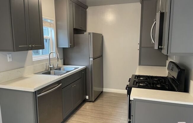 2 beds, 1 bath, 900 sqft, $2,500, Unit 2