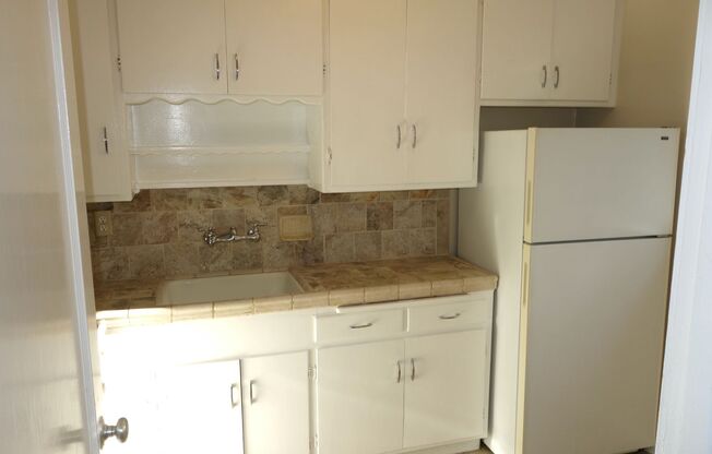 1 bed, 1 bath, $1,695, Unit F