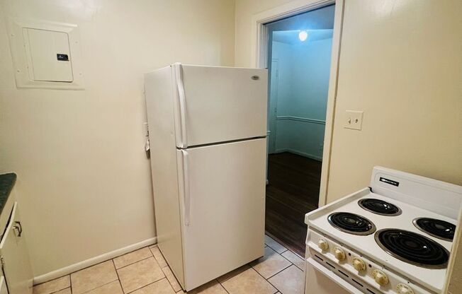 2 beds, 1 bath, 875 sqft, $1,395, Unit Apt. 211