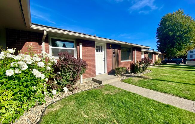 2 beds, 1 bath, 1,000 sqft, $1,775, Unit 207 N 38th Ave