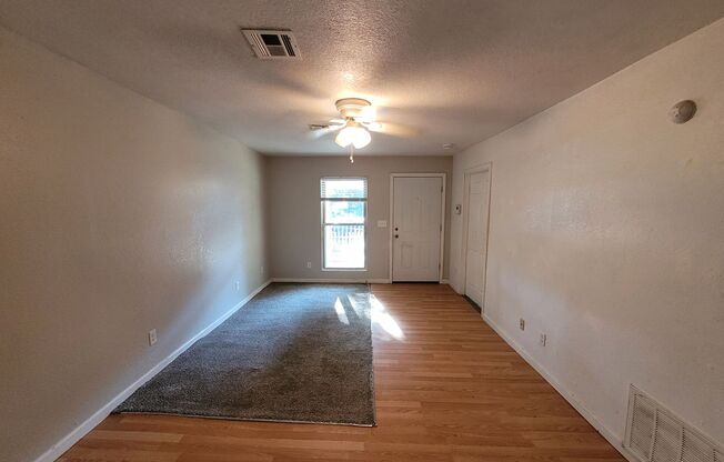 2 beds, 2 baths, $895