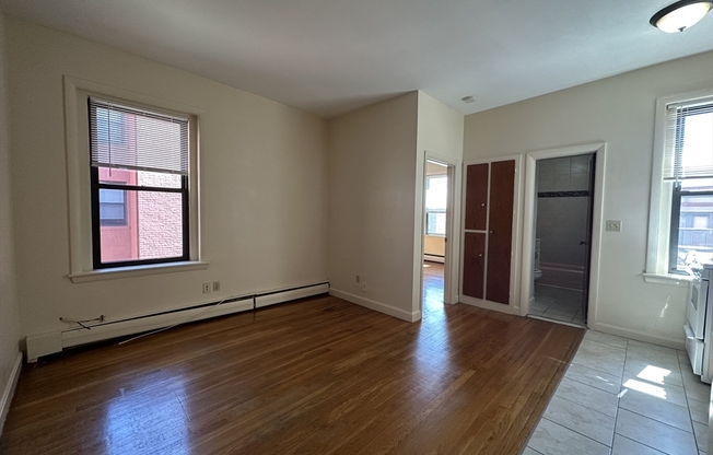 1 bed, 1 bath, 475 sqft, $2,300, Unit 53