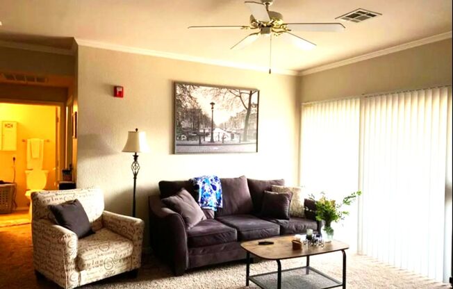 Fantastic 1 Bedroom 1 Bath Condo Near Tempe & Scottsdale! A Must See