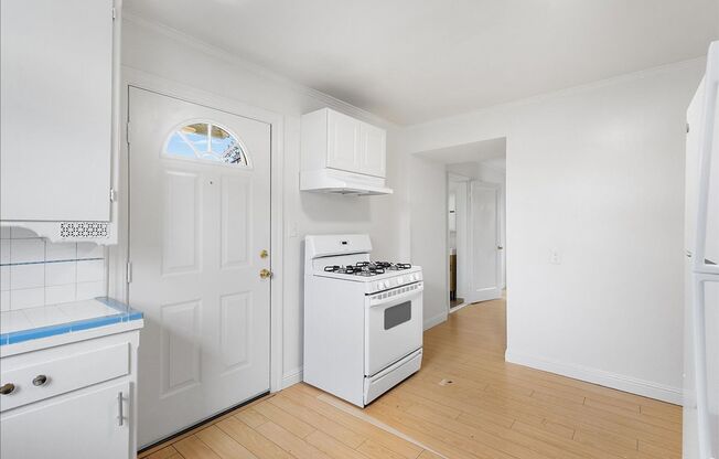 1120 Regent St #G - Studio | 1 bathroom