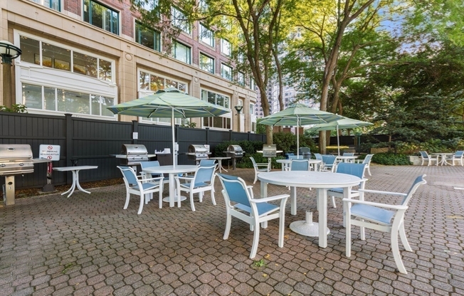 1 bed, 1 bath, 880 sqft, $4,200, Unit 15E