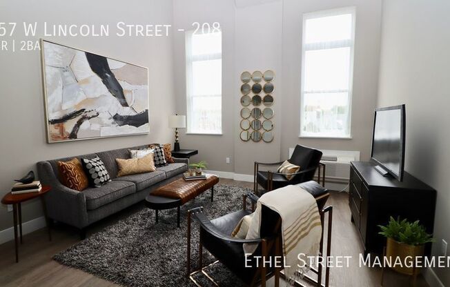 457 W Lincoln St
