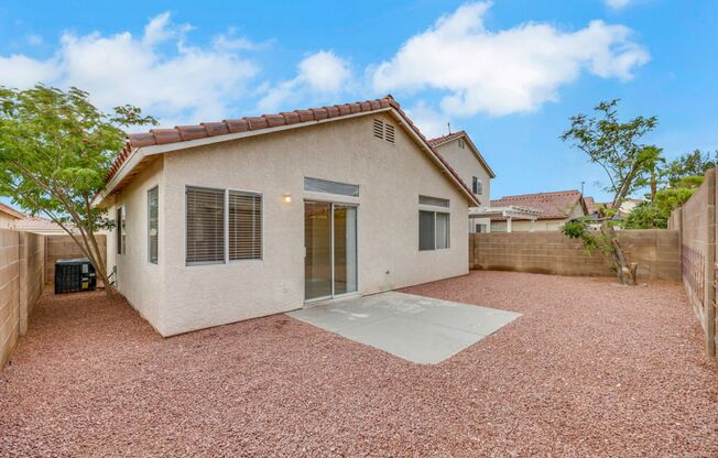 3 beds, 2 baths, $1,800