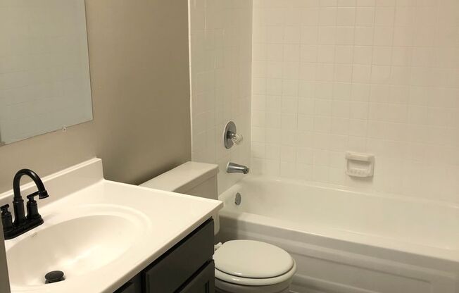 3 beds, 2 baths, 1,300 sqft, $1,749, Unit 5924