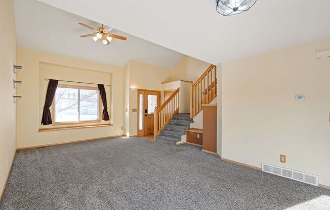 Spacious 5-Bedroom, 4-Bathroom home in West Greeley