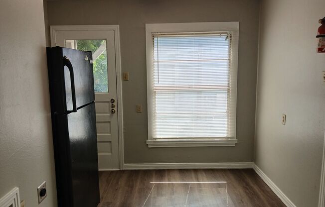 Clarendon 2909-11