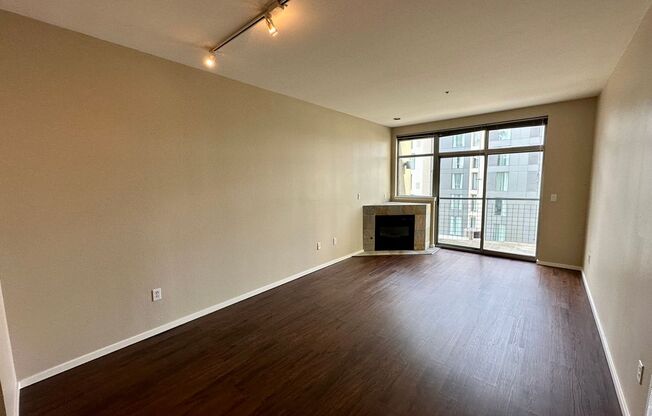 1 bed, 1 bath, 868 sqft, $2,700, Unit Unit 505
