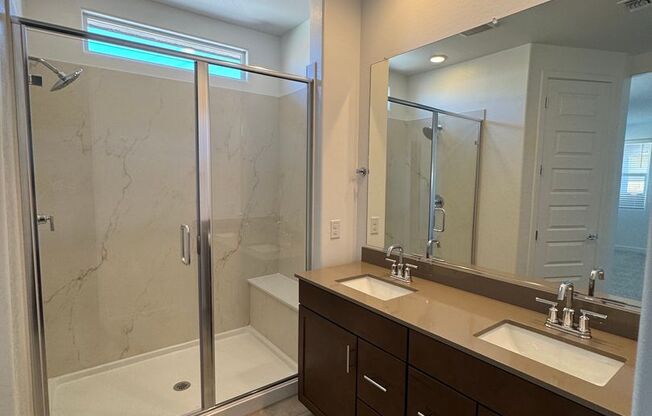 BRAND NEW 5 BEDROOM HOME IN MIDDLE VISTA: DISCOVERY