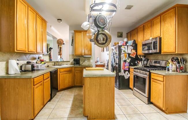 3803 OAKWILDE CIR